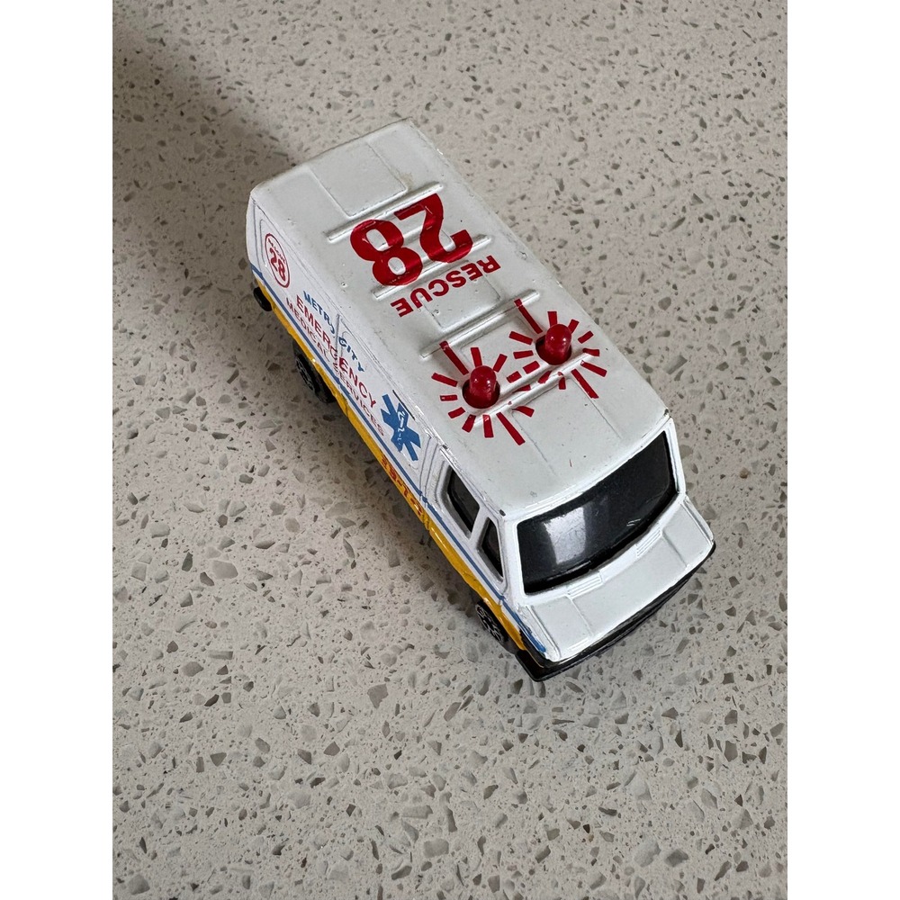 Vintage MC Toys Maisto Diecast Ambulance Metro City EMS Rescue Collectible Retro